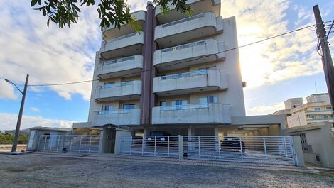 Apartamento a 250 metros da praia de bombas,ótimo preço