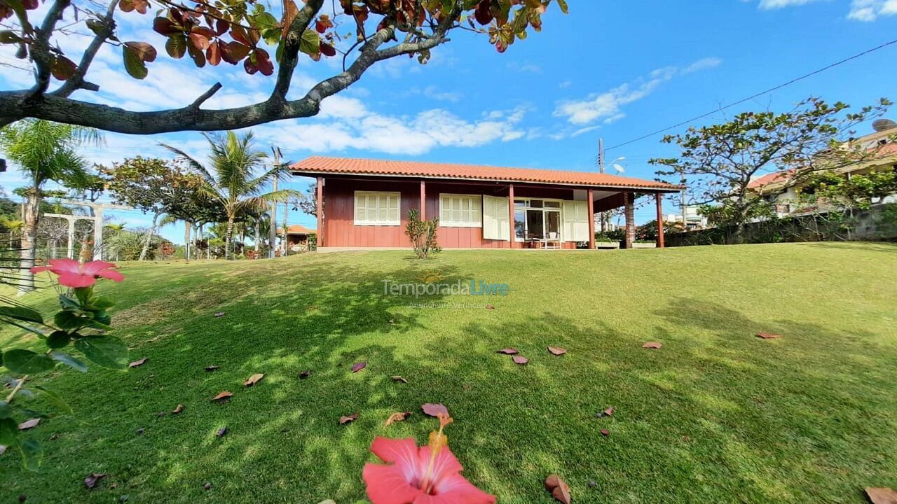 Casa para alquiler de vacaciones em Bombinhas (Praia de Bombas)