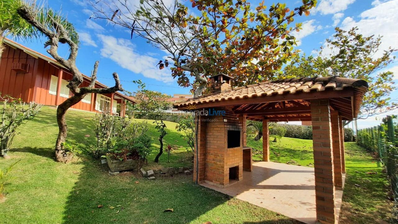 Casa para alquiler de vacaciones em Bombinhas (Praia de Bombas)