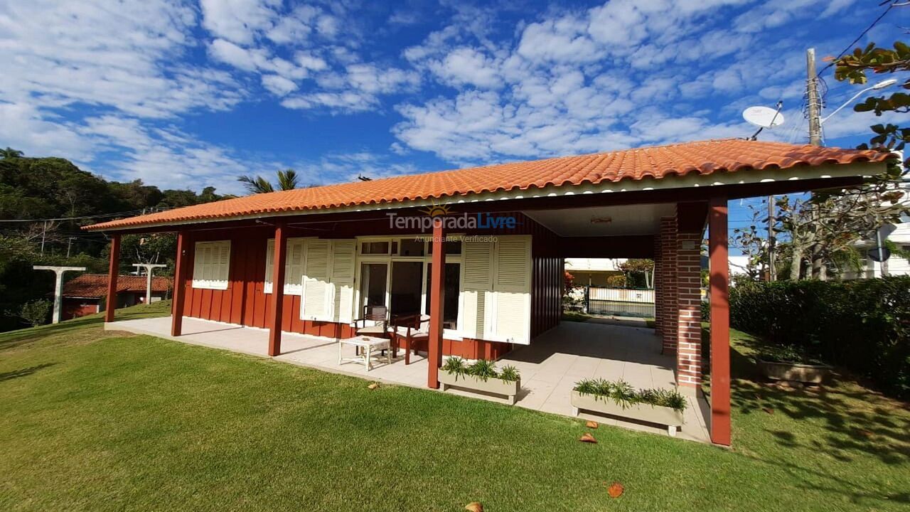 Casa para alquiler de vacaciones em Bombinhas (Praia de Bombas)