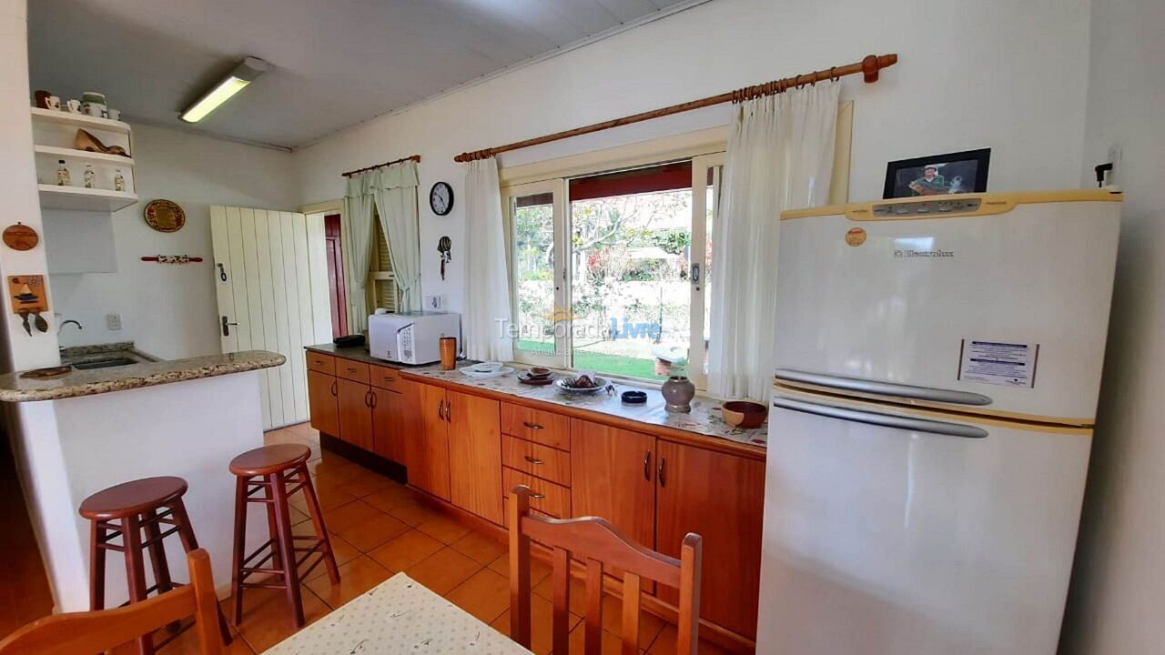 Casa para alquiler de vacaciones em Bombinhas (Praia de Bombas)