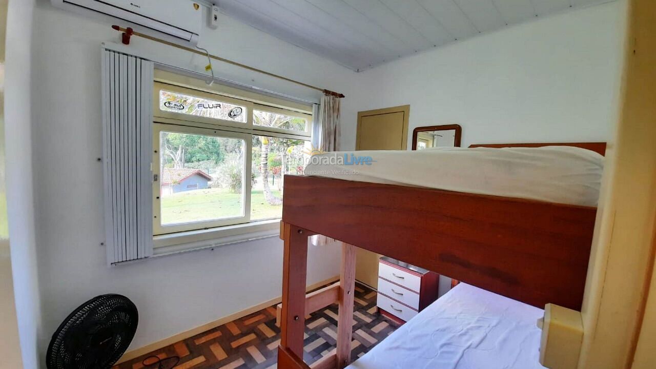 Casa para alquiler de vacaciones em Bombinhas (Praia de Bombas)