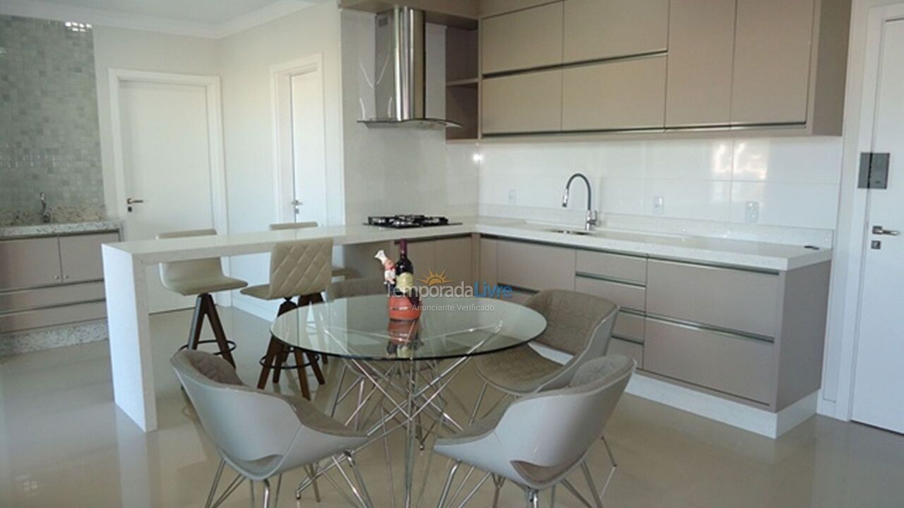 Apartamento para aluguel de temporada em Bombinhas (Praia de Bombas)