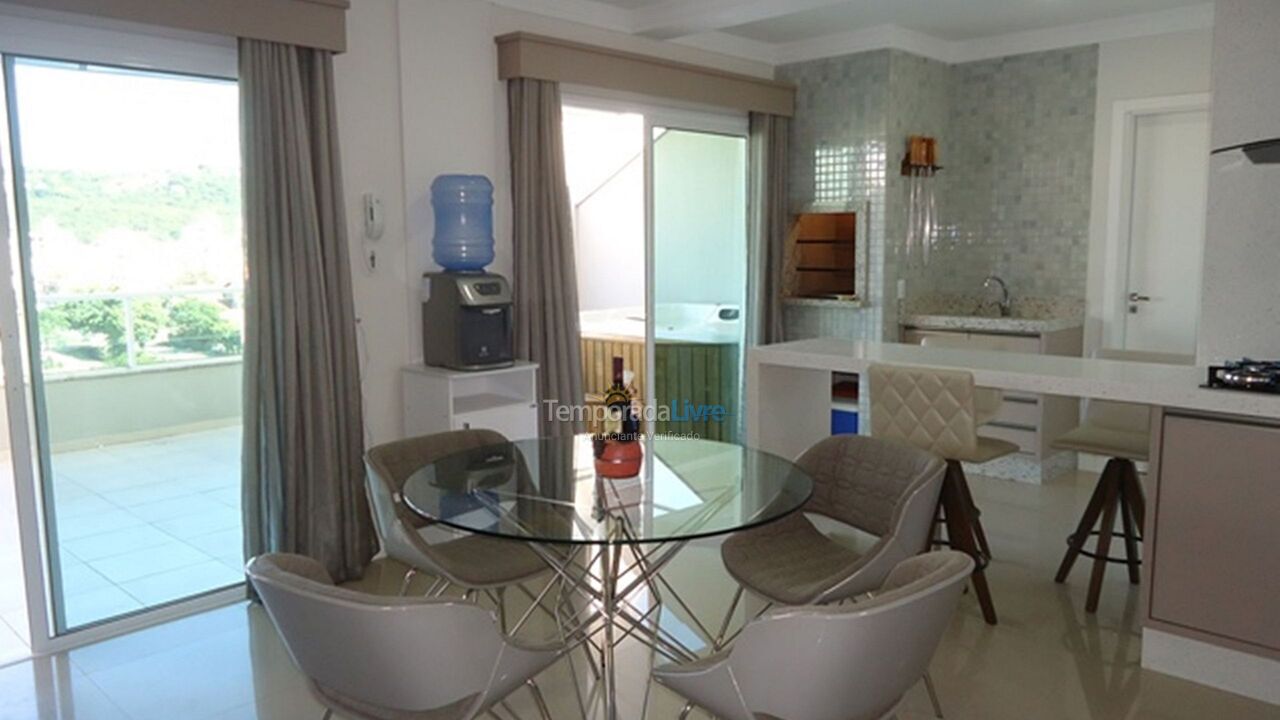 Apartamento para aluguel de temporada em Bombinhas (Praia de Bombas)