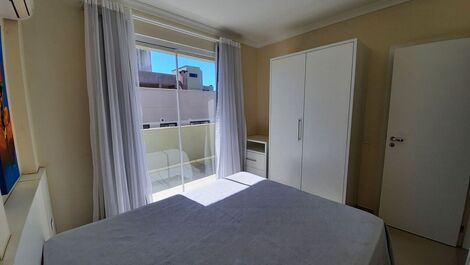 COBERTURA LOCALIZADA A 80 METROS DO MAR DE BOMBAS