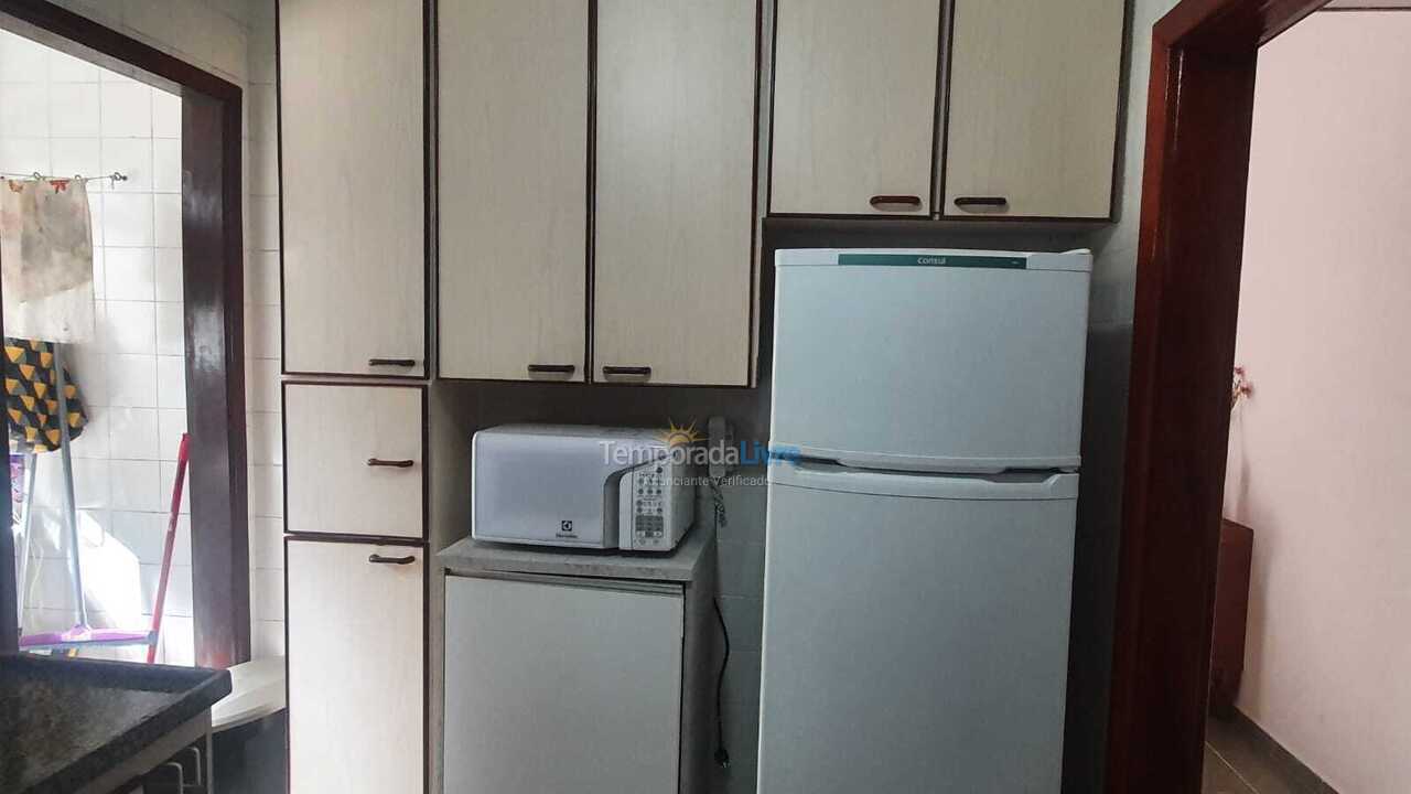 Apartamento para aluguel de temporada em Praia Grande (Praia do Caiçara)