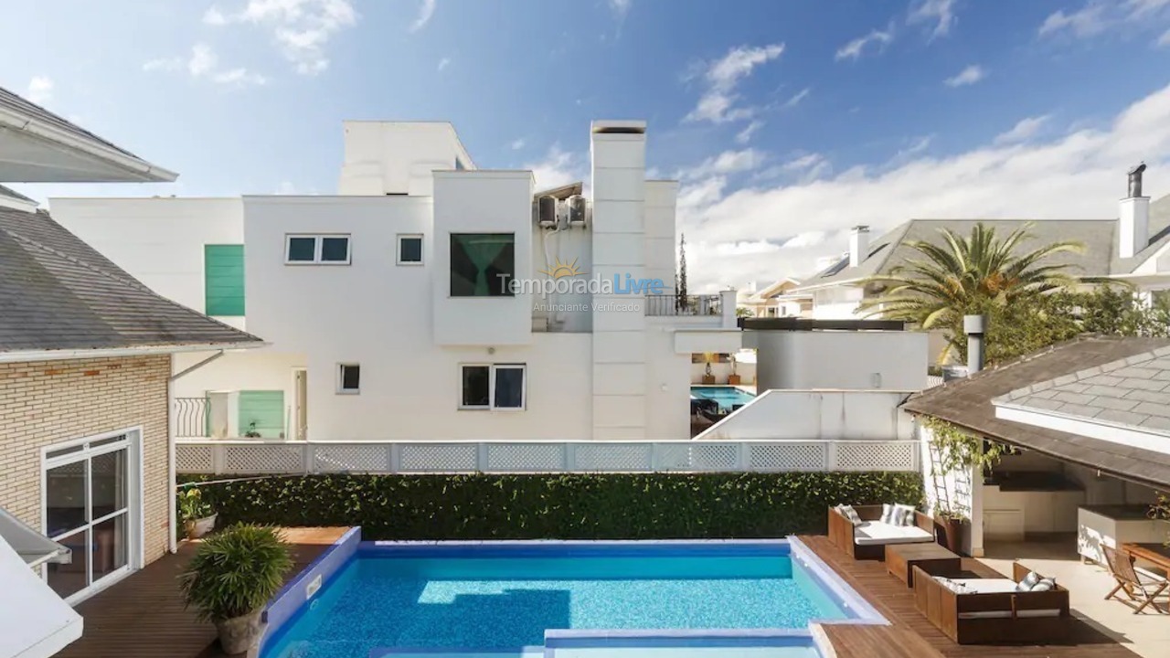 House for vacation rental in Florianopolis (Jurerê Internacional)