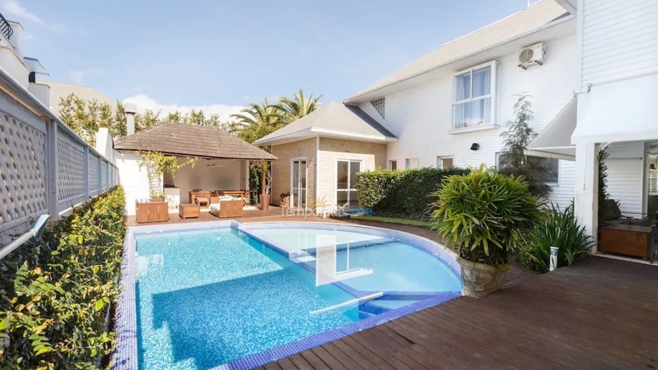 House for vacation rental in Florianopolis (Jurerê Internacional)