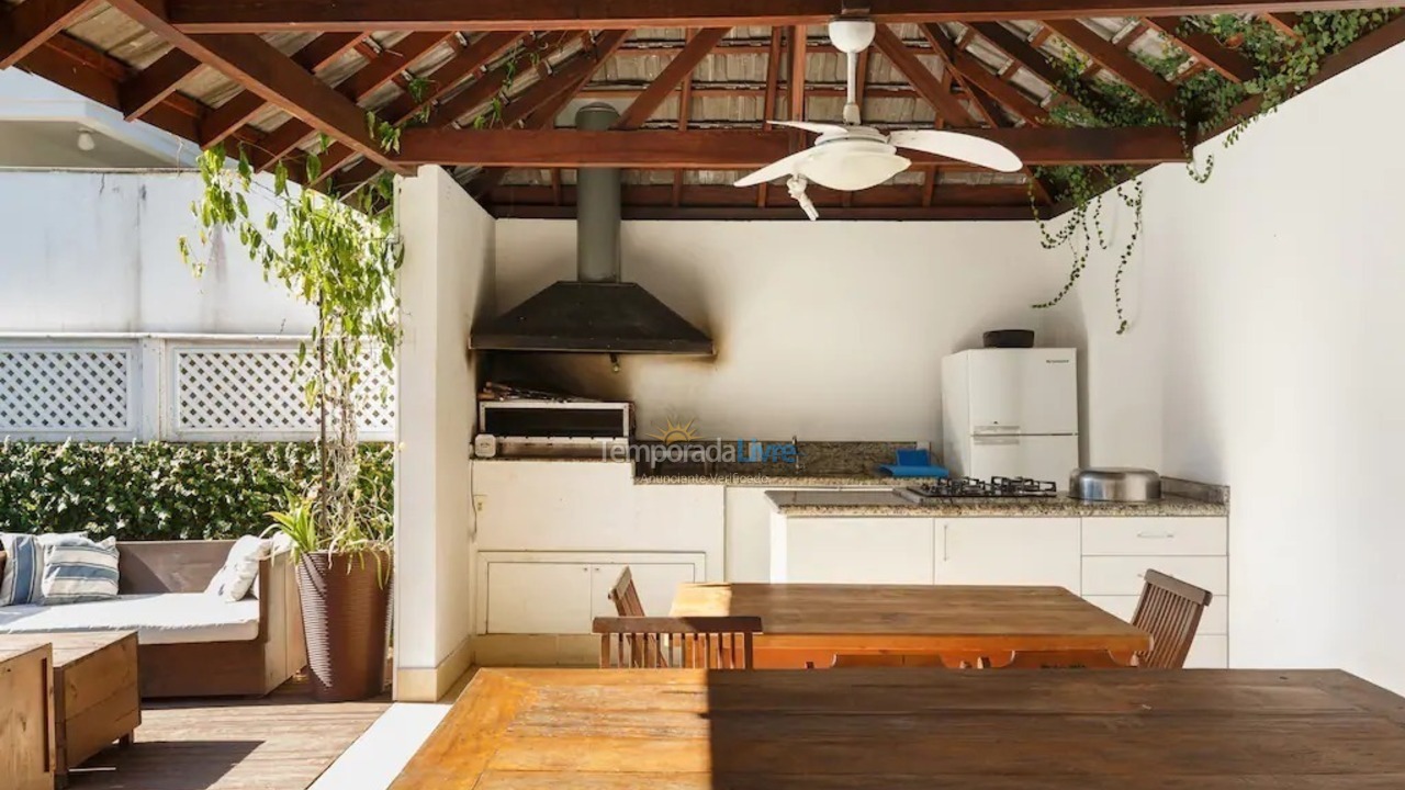 House for vacation rental in Florianopolis (Jurerê Internacional)