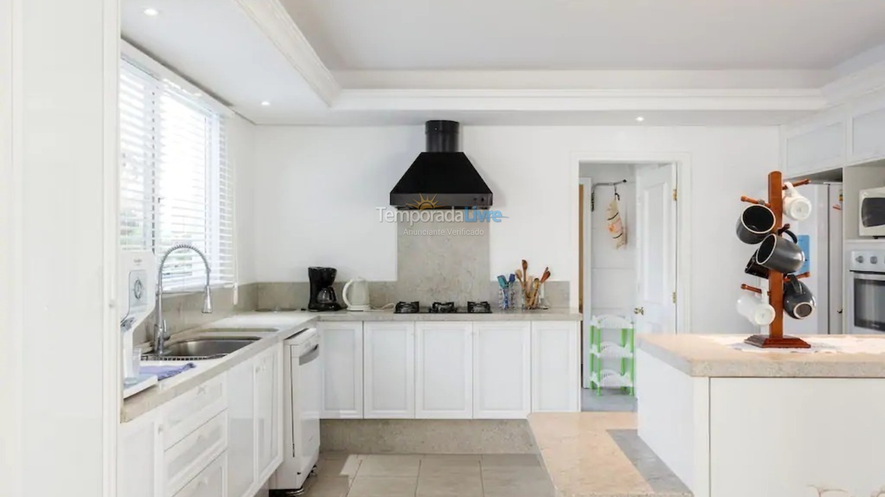 House for vacation rental in Florianopolis (Jurerê Internacional)