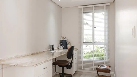 PERFECT VACATION HOME, SWIMMING POOL, NEAR THE BEACH AND SAFE SLEEPS 16