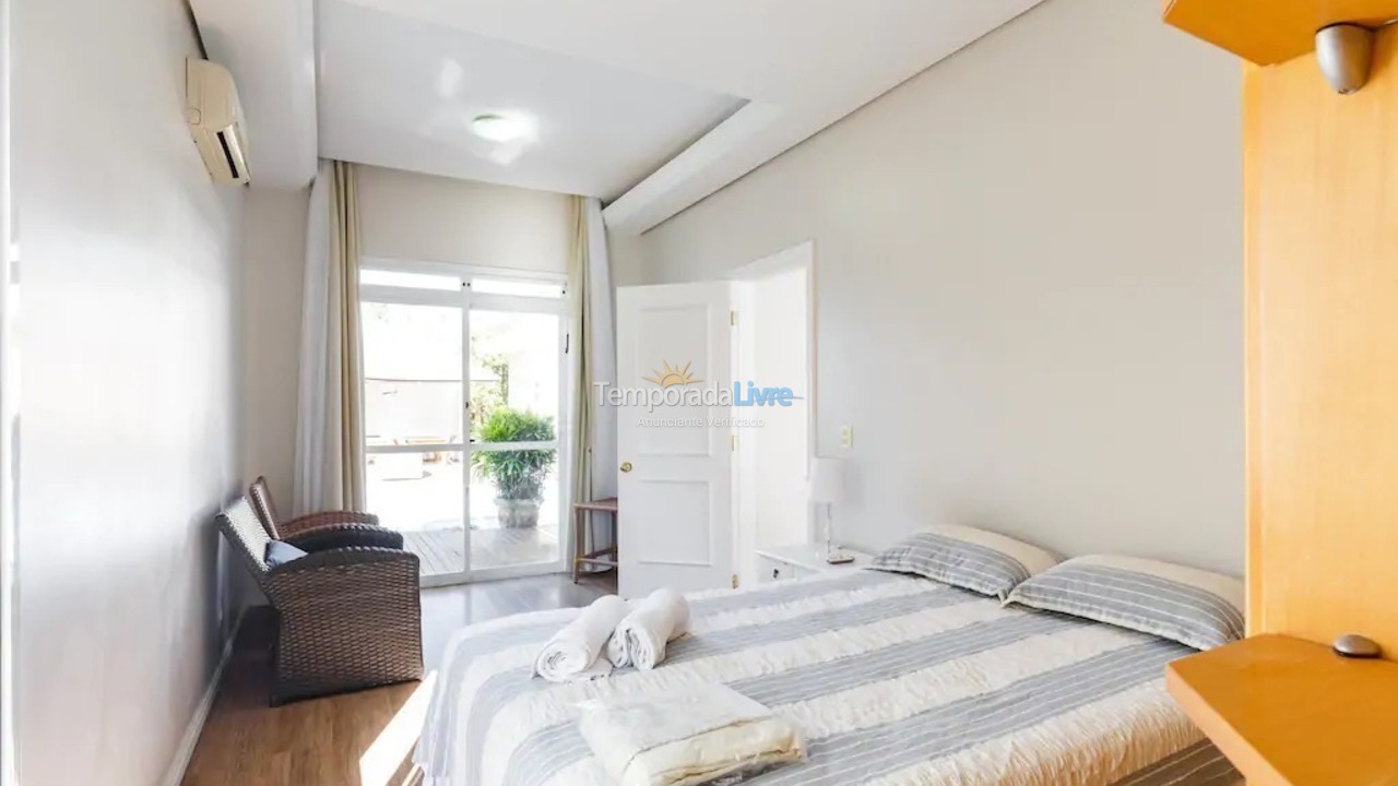 House for vacation rental in Florianopolis (Jurerê Internacional)