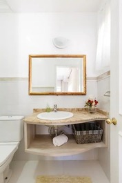 PERFECT VACATION HOME, SWIMMING POOL, NEAR THE BEACH AND SAFE SLEEPS 16