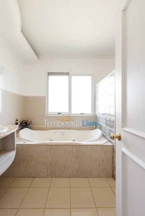 House for vacation rental in Florianopolis (Jurerê Internacional)