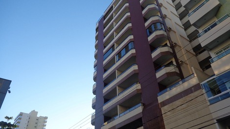 Apt 2.Qtos.C/1suites. C/AR.COND, C/1GAR. Balcony W/WIFI