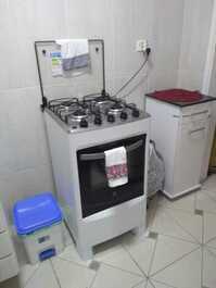 Aluga apto praia Enseada Guarujá. Ótima localização..