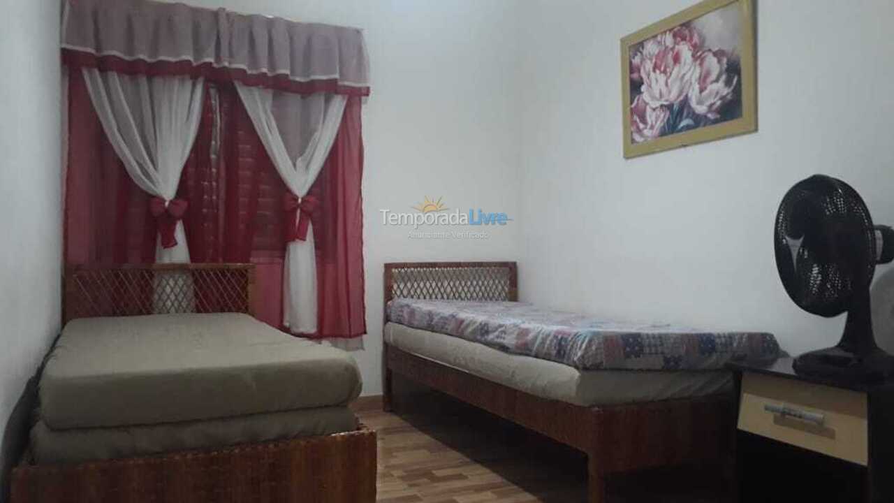 Apartamento para aluguel de temporada em Guarujá (Enseada)