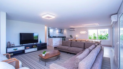 DIVINE HOUSE FOR NEW YEAR'S EVE IN THE SAND IN JUQUEHY