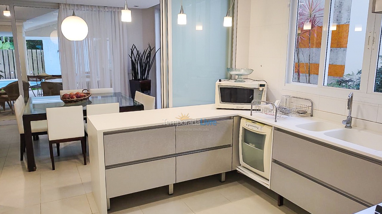 Casa para aluguel de temporada em Bertioga (Riviera de São Lourenço)