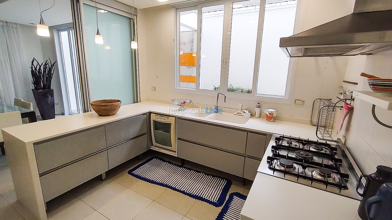 Casa para aluguel de temporada em Bertioga (Riviera de São Lourenço)