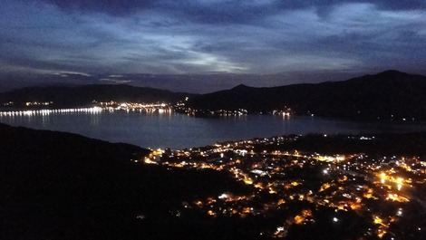Trilha para a galheta (noite)