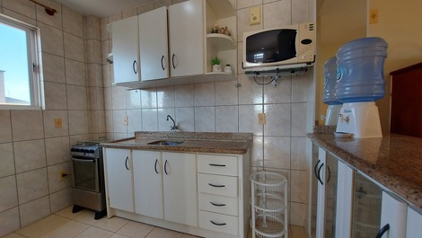 Apartamento com vista mar para locação em Bombinhas 01 suite (LA0009)