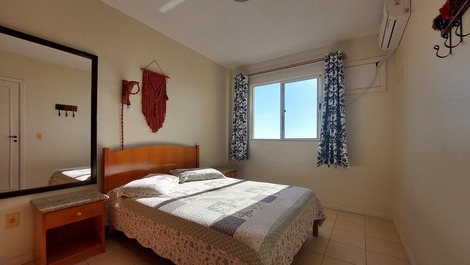 Apartamento com vista mar para locação em Bombinhas 01 suite (LA0009)