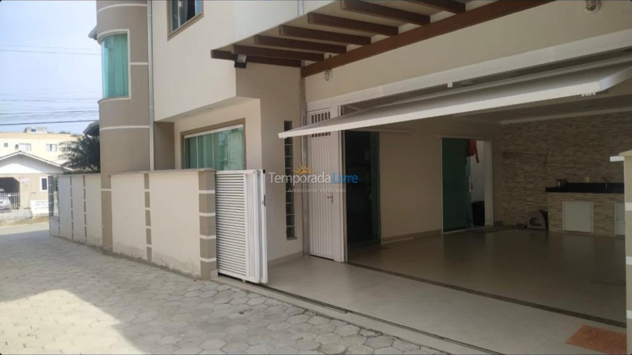 House for vacation rental in Bombinhas (Praia de Zimbros)