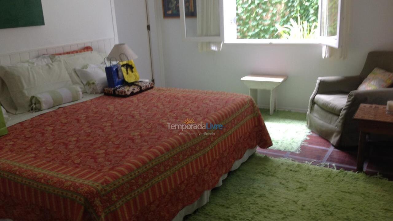 Casa para alquiler de vacaciones em São Sebastião (Praia da Baleia)