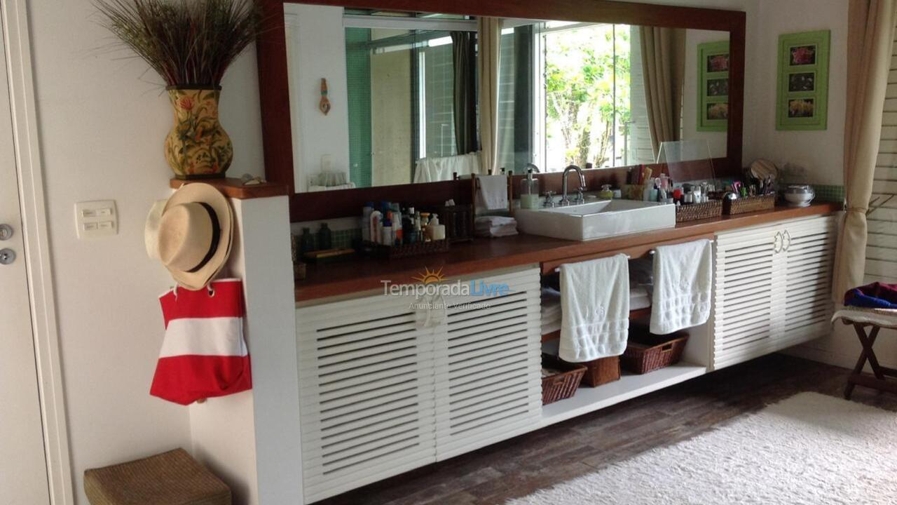 Casa para alquiler de vacaciones em São Sebastião (Praia da Baleia)