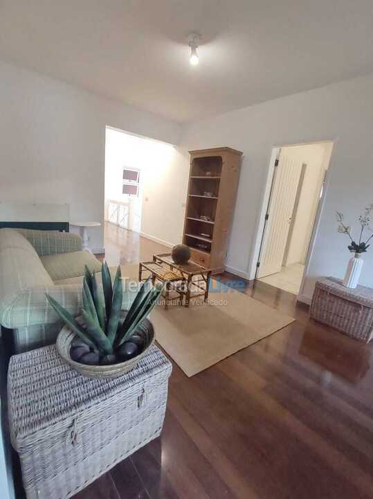 Casa para alquiler de vacaciones em São Sebastião (Praia da Baleia)