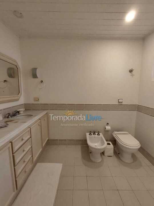 Casa para alquiler de vacaciones em São Sebastião (Praia da Baleia)