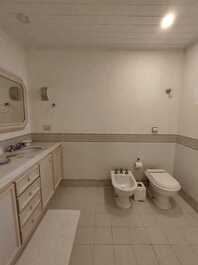 CASA PE NA ARENA EN PRAIA DA BALEIA