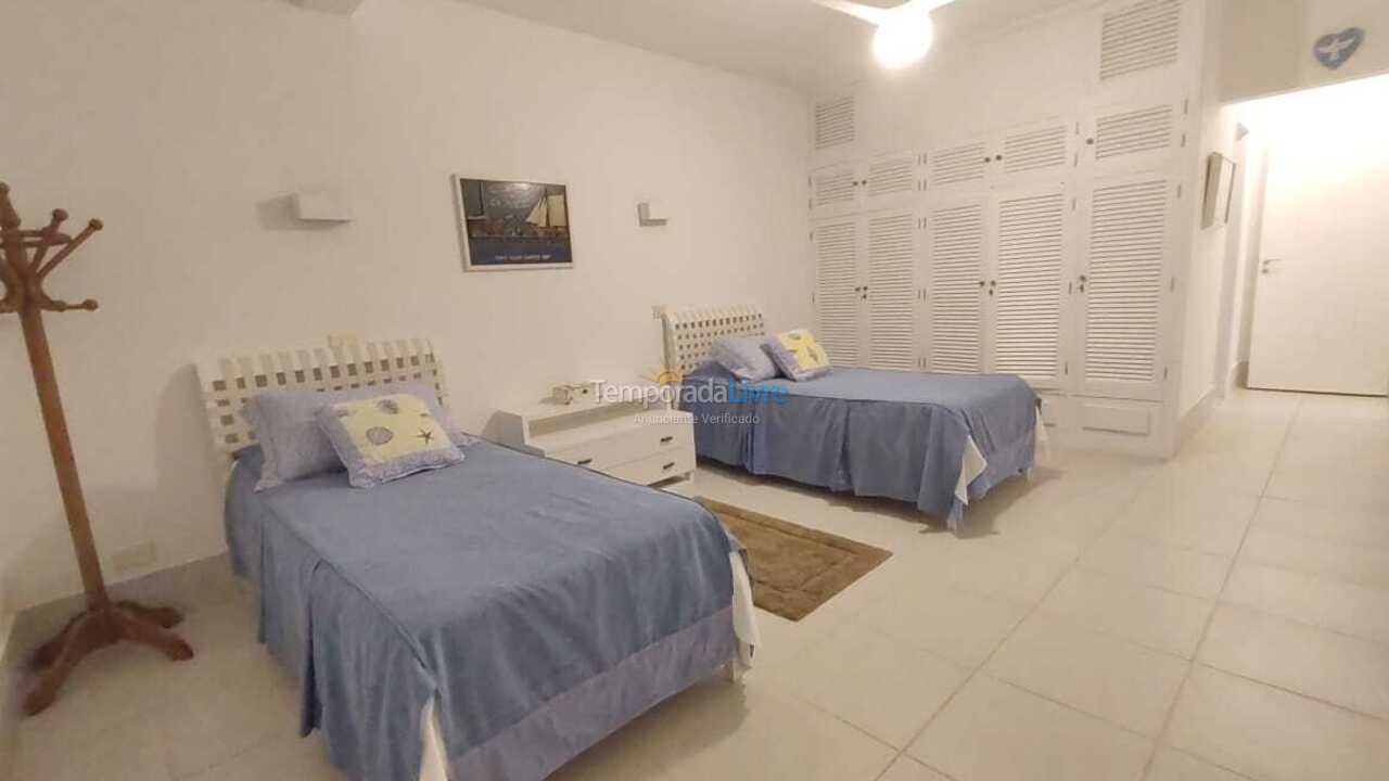 Casa para alquiler de vacaciones em São Sebastião (Praia da Baleia)