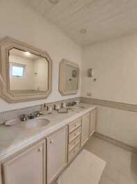 CASA PE NA ARENA EN PRAIA DA BALEIA