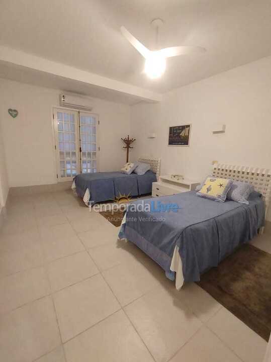 Casa para alquiler de vacaciones em São Sebastião (Praia da Baleia)