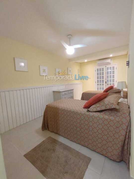 Casa para alquiler de vacaciones em São Sebastião (Praia da Baleia)