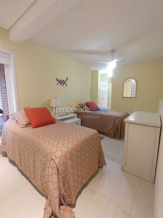 Casa para alquiler de vacaciones em São Sebastião (Praia da Baleia)