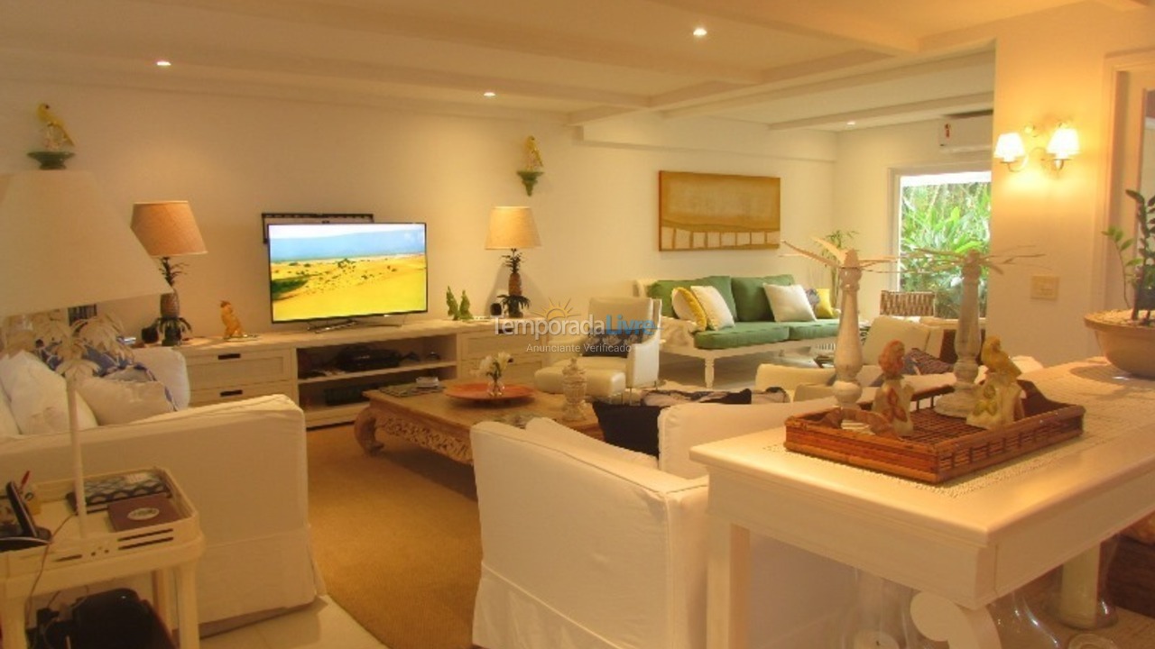 Casa para alquiler de vacaciones em São Sebastião (Praia da Baleia)