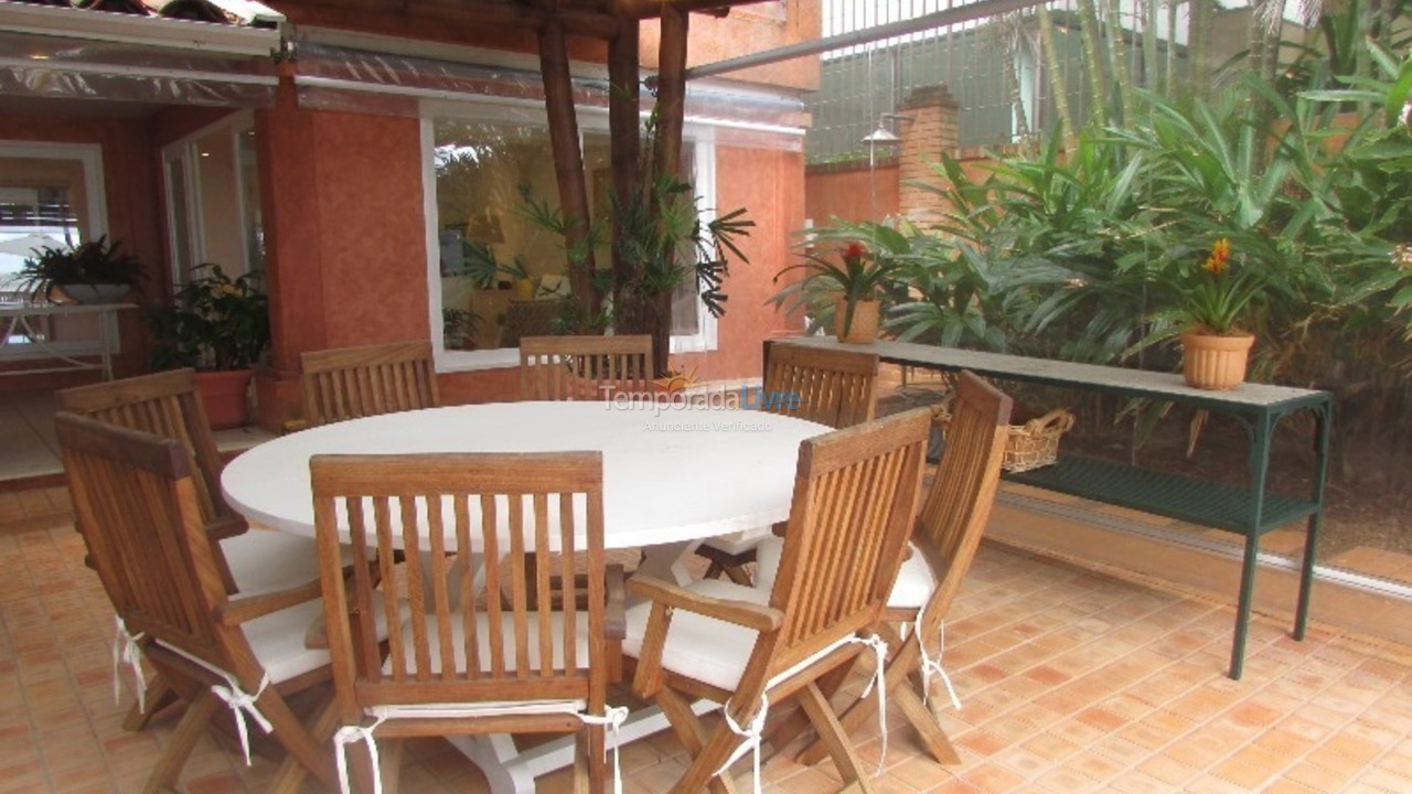 Casa para alquiler de vacaciones em São Sebastião (Praia da Baleia)