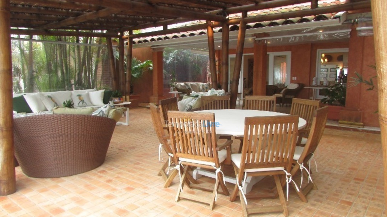 Casa para alquiler de vacaciones em São Sebastião (Praia da Baleia)