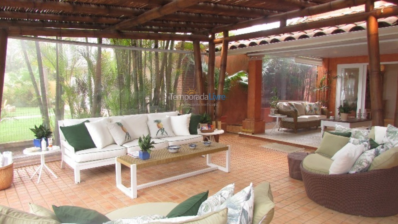 Casa para alquiler de vacaciones em São Sebastião (Praia da Baleia)