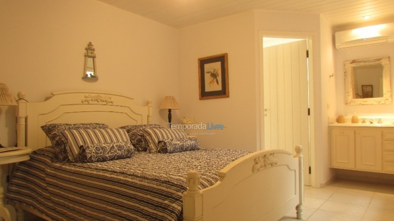 Casa para alquiler de vacaciones em São Sebastião (Praia da Baleia)