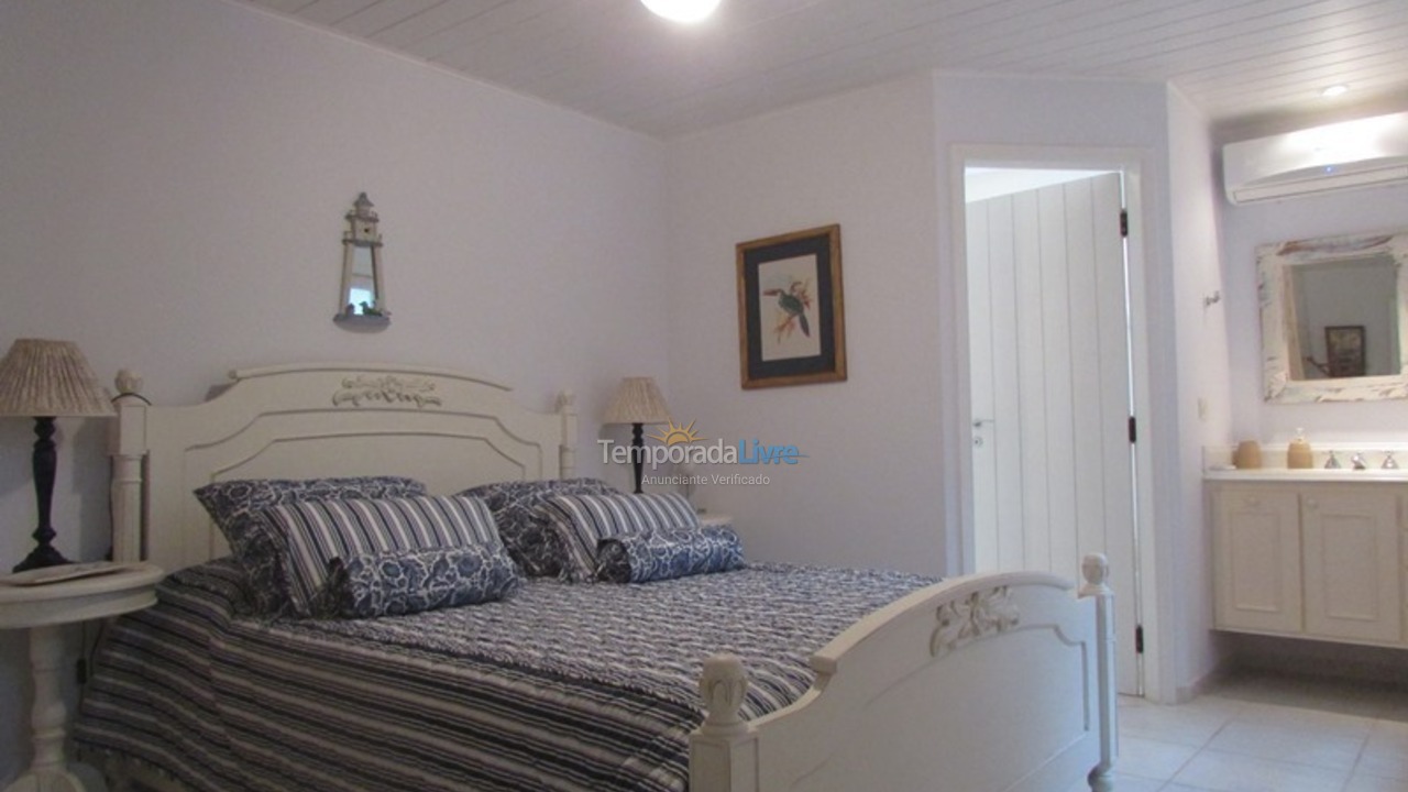 Casa para alquiler de vacaciones em São Sebastião (Praia da Baleia)