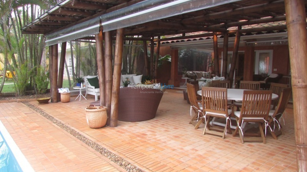 Casa para alquiler de vacaciones em São Sebastião (Praia da Baleia)