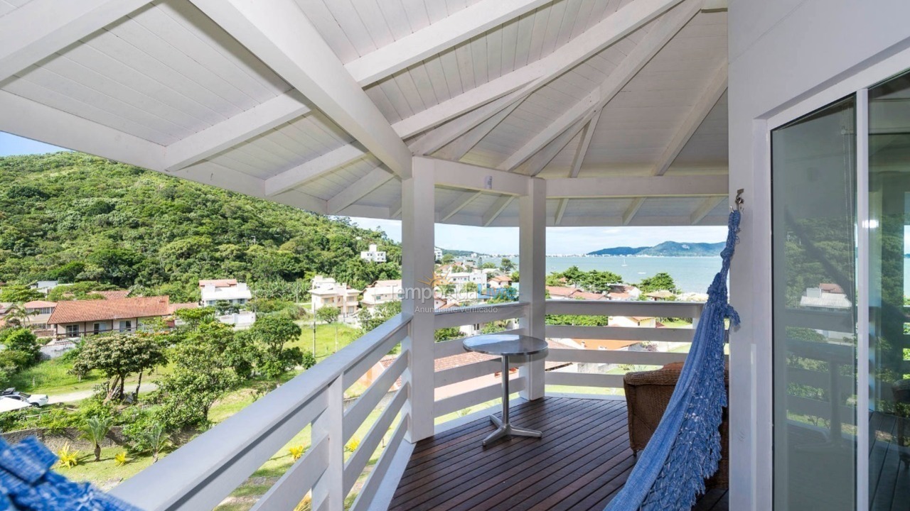 Casa para alquiler de vacaciones em Bombinhas (Praia de Zimbros)