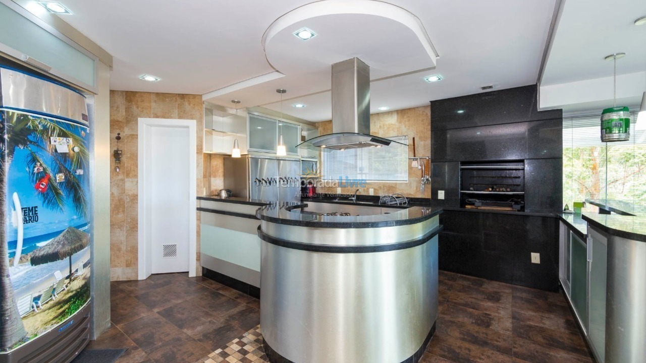 Casa para alquiler de vacaciones em Bombinhas (Praia de Zimbros)