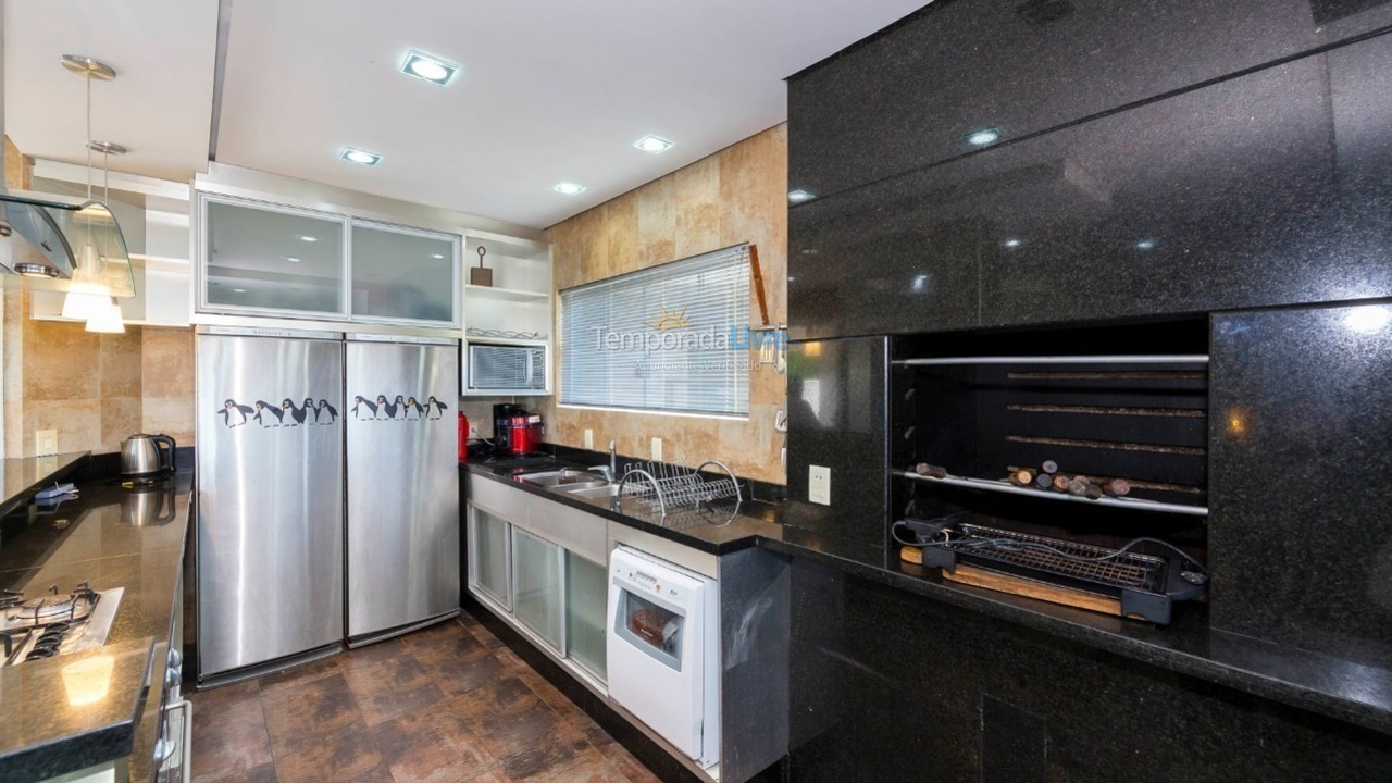 Casa para alquiler de vacaciones em Bombinhas (Praia de Zimbros)