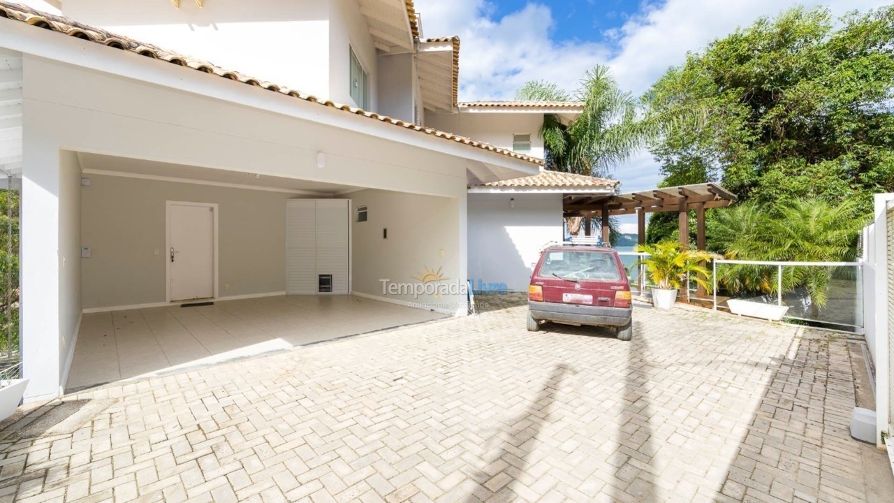 Casa para alquiler de vacaciones em Bombinhas (Praia de Zimbros)