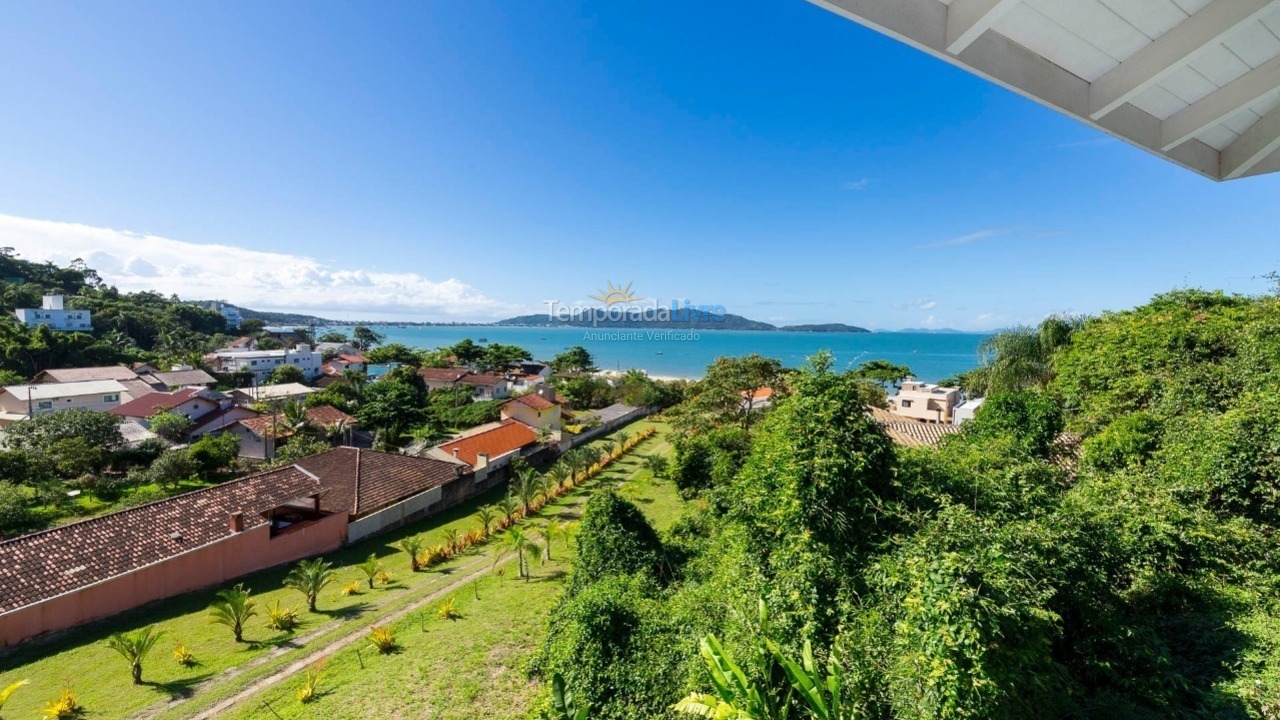 Casa para alquiler de vacaciones em Bombinhas (Praia de Zimbros)